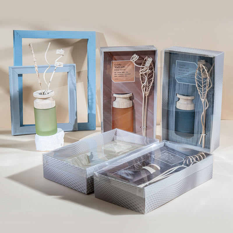 ขวดแก้วทรงสูง ก้านกระจายกลิ่นระดับพรีเมียม พร้อมด้วยไม้กระจายกลิ่นหอมแบบแท่งไม้