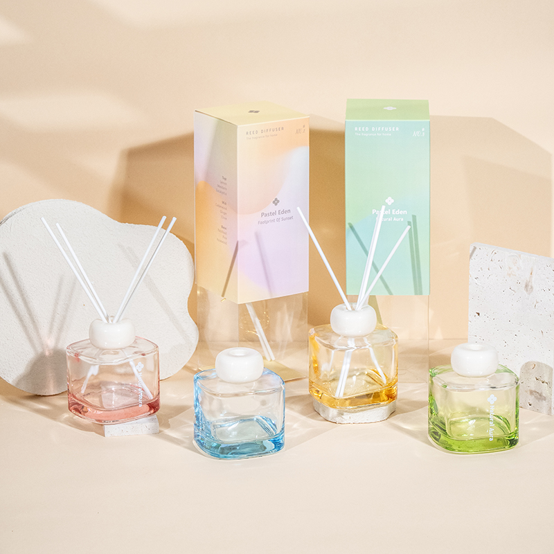 ขวดน้ำหอมแก้วใสทรงสี่เหลี่ยมกก - โรงงานกระจายกลิ่นหอม